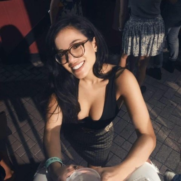 Meet your Posher, Gimel - Picture 1 of 1